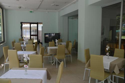 Hotel Holiday