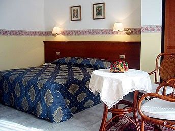 Redebora Hotel