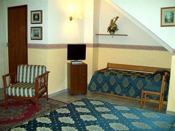 Redebora Hotel