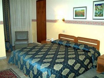 Redebora Hotel