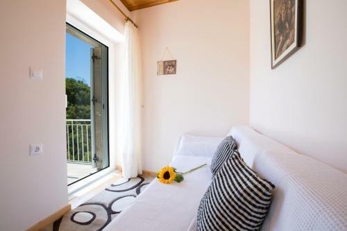 Lefkas Cottage House