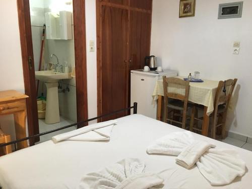 Hostal Archontika Apartments