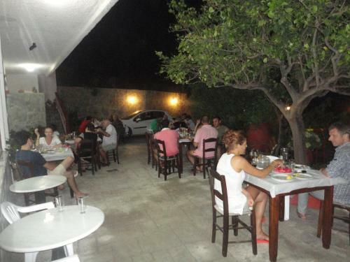 Hostal Archontika Apartments