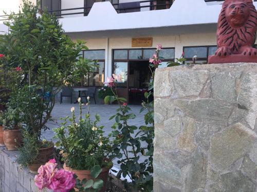 Hostal Archontika Apartments