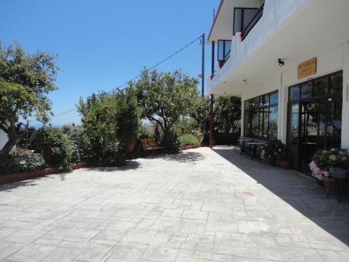 Hostal Archontika Apartments