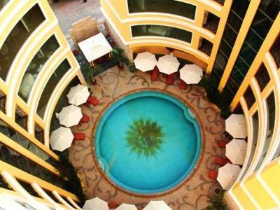 Hotel Four Seasons Place
