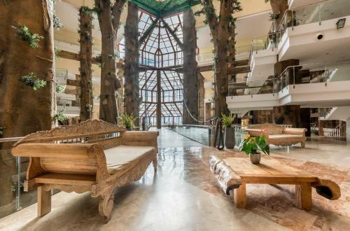 Holiday World Polynesia Hotel