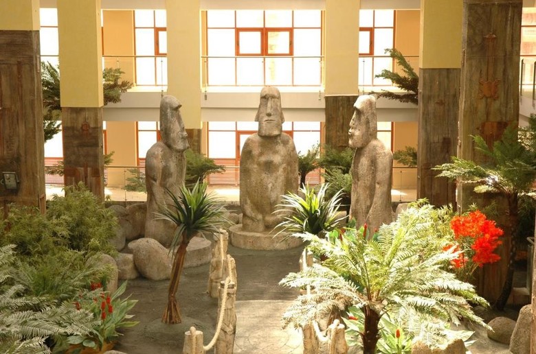 Holiday World Polynesia Hotel