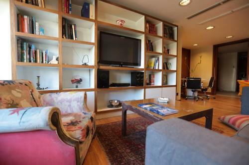 Elegant Apartment In Athens