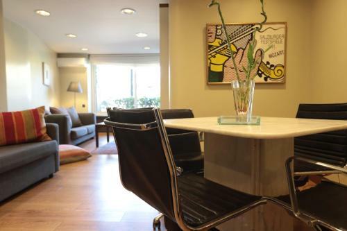 Elegant Apartment In Athens