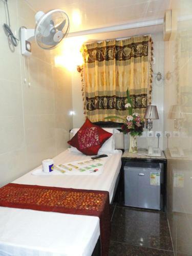 Hostal Paris Guest House (d2, 10/f)