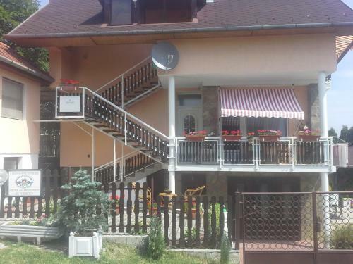 Friends Villa Apartments