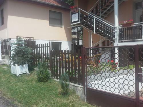 Friends Villa Apartments