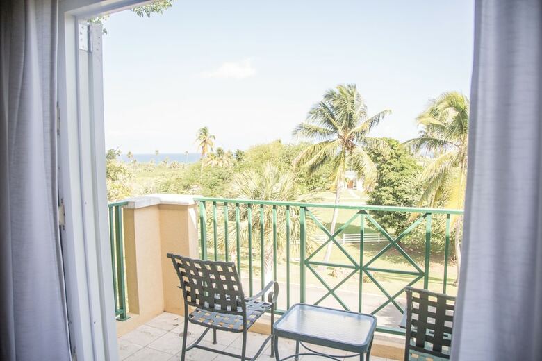 Hotel Villa Montana Beach Resort