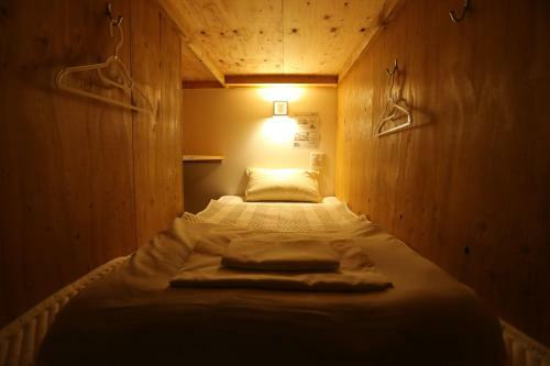 Fuku Hostel Nagomi Namba