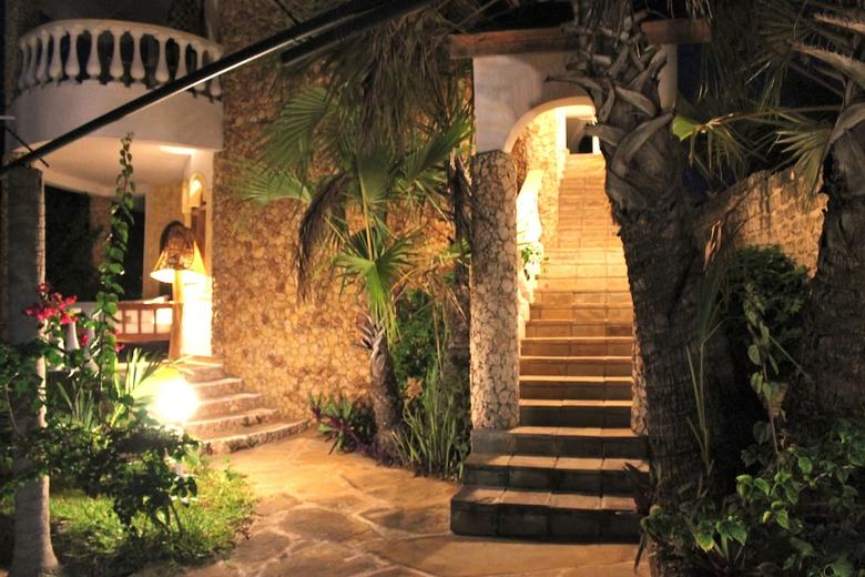 Hotel Lily Palm Resort