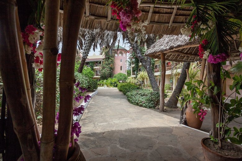 Hotel Lily Palm Resort