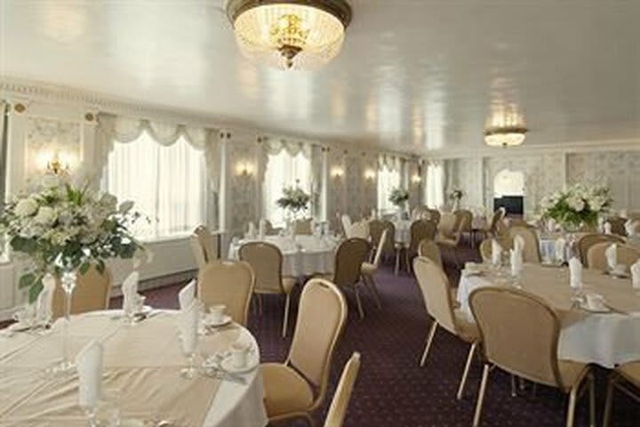 Alex Johnson Hotel