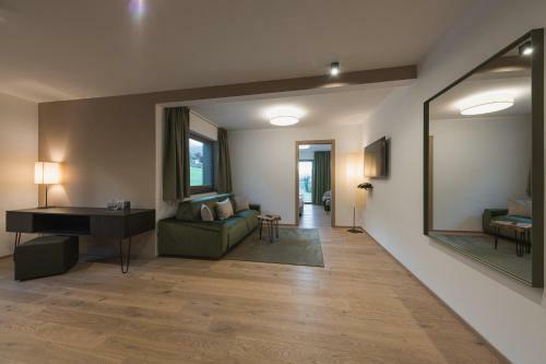 Oliven- & Genusshotel Hirzer