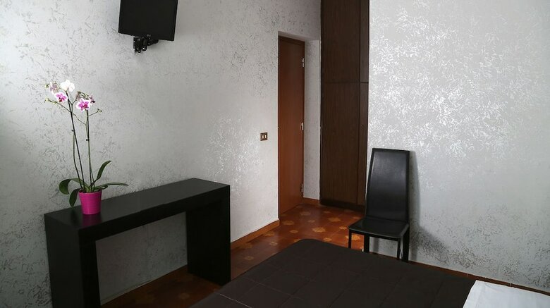 Hotel Roma Room