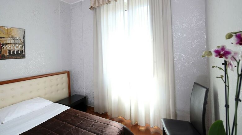 Hotel Roma Room