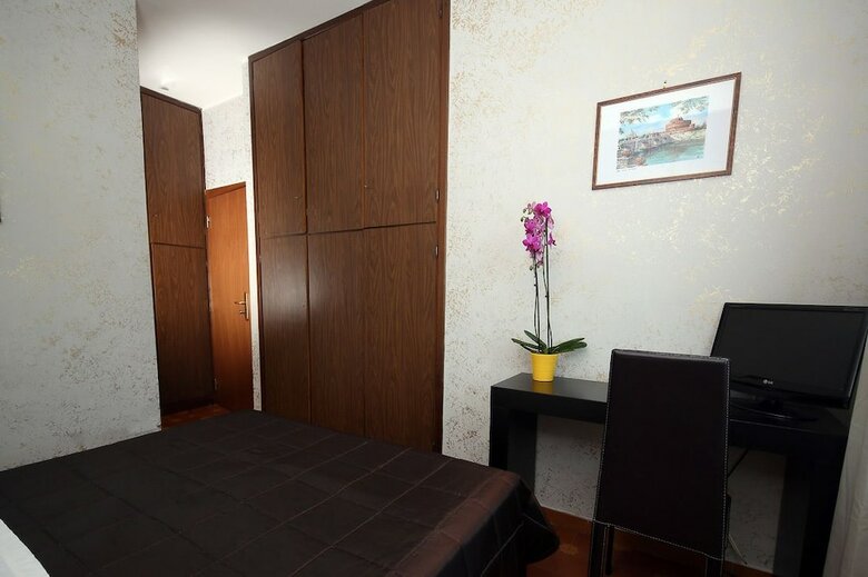 Hotel Roma Room