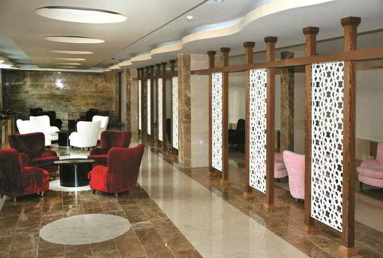 Mc Mahberi Beach Hotel