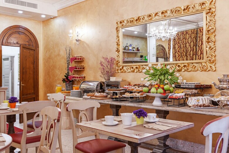 Hostal Relais Empire