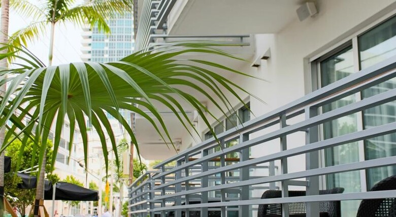 Hotel Riviera Suites South Beach