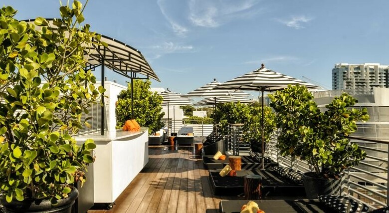 Hotel Riviera Suites South Beach