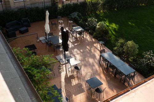 Hostal La Rocca Guest House & Spa