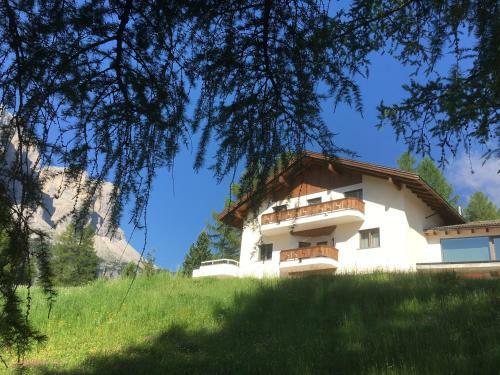 Hostal Ciasa Roenn