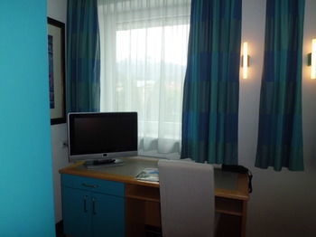 Art Hotel Binders