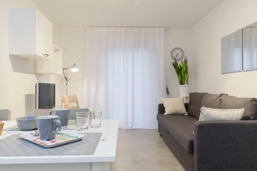 Marina's White Apartment