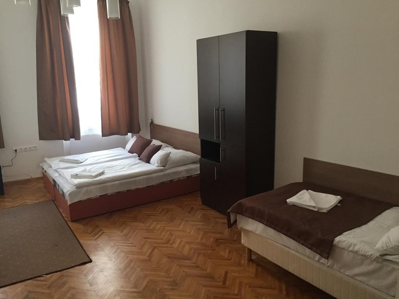 Central Hotel 21