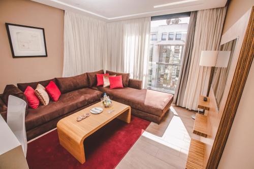 Down Town Hotel By Business & Leisure Hotels