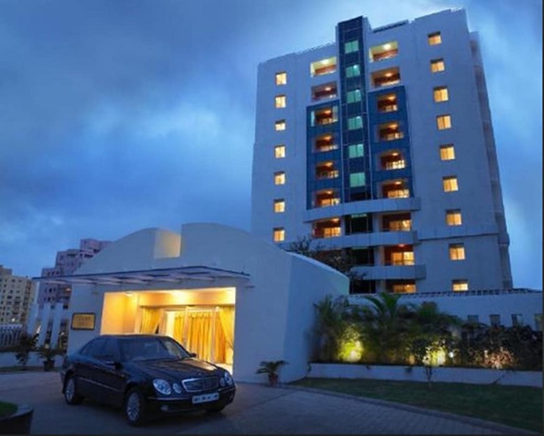 Hotel Royal Orchid Golden Suites