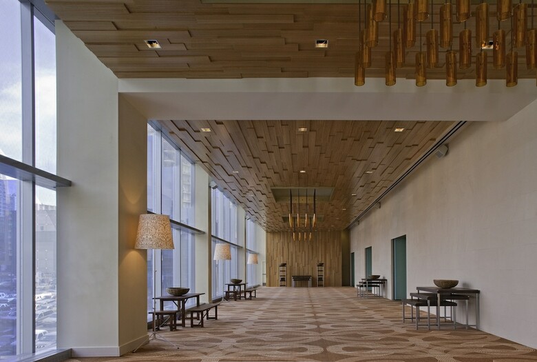 Hotel Hyatt At Olive 8