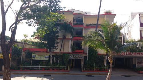 Hotel De Los Reyes