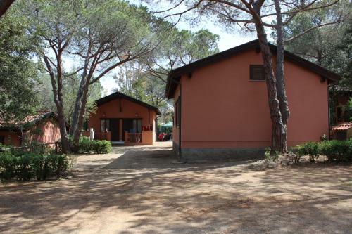 Camping Lacona Pineta