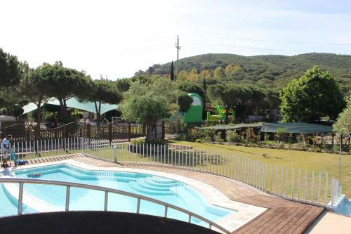 Camping Lacona Pineta