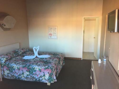 Hotel Del Sol Inn