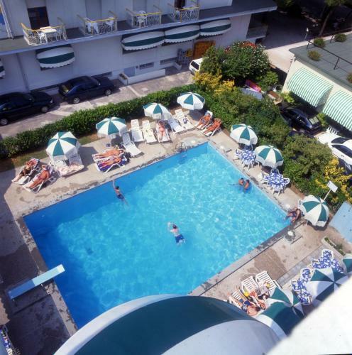 Hotel Maxi Heron