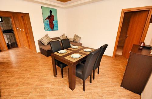Cattaroom Apartments