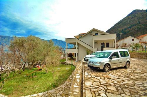 Cattaroom Apartments
