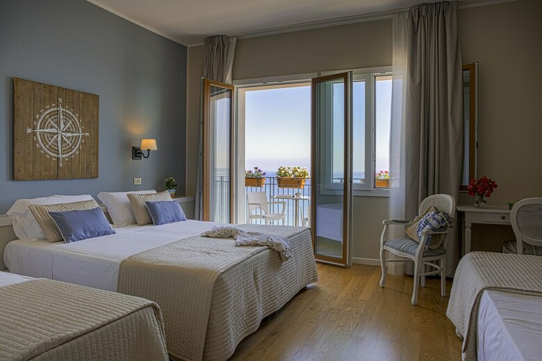 Hotel Punta Nord Est