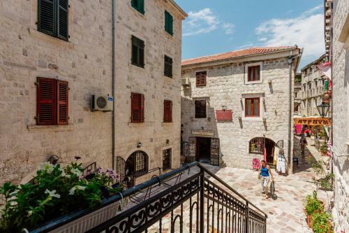Old Town South Gate Apartments