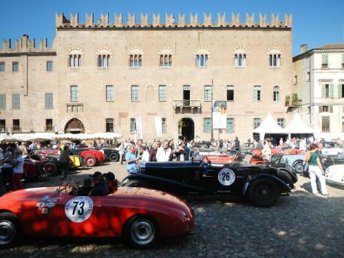 Hostal Palazzo Castiglioni Luxury Suites