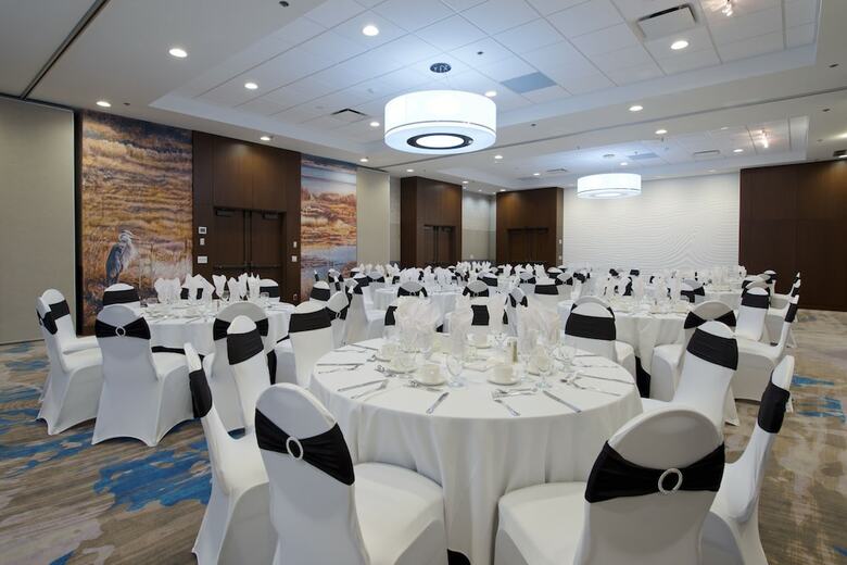 Hotel Coast Tsawwassen Inn