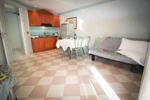 Aparthotel Hotel Costazzurra